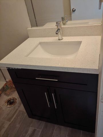 8590 SW 212th St 303, Cutler Bay, FL 33189