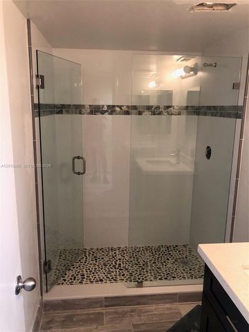 8590 SW 212th St 303, Cutler Bay, FL 33189