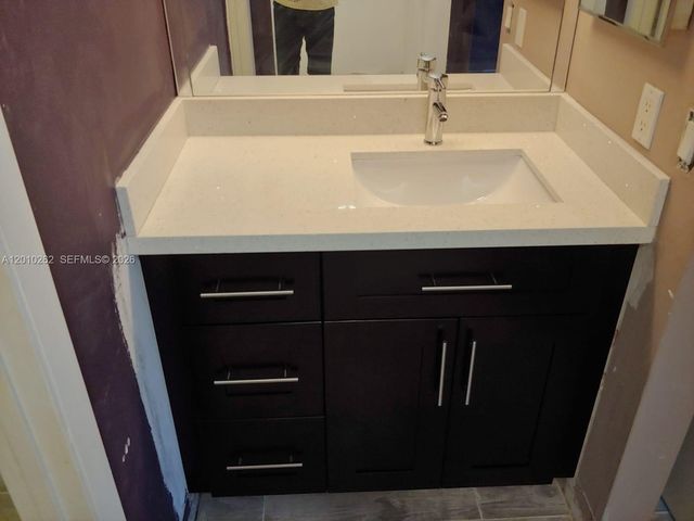 8590 SW 212th St 303, Cutler Bay, FL 33189