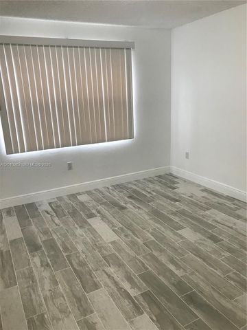 8590 SW 212th St 303, Cutler Bay, FL 33189