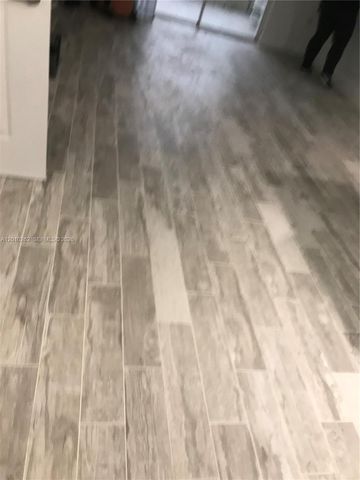 8590 SW 212th St 303, Cutler Bay, FL 33189