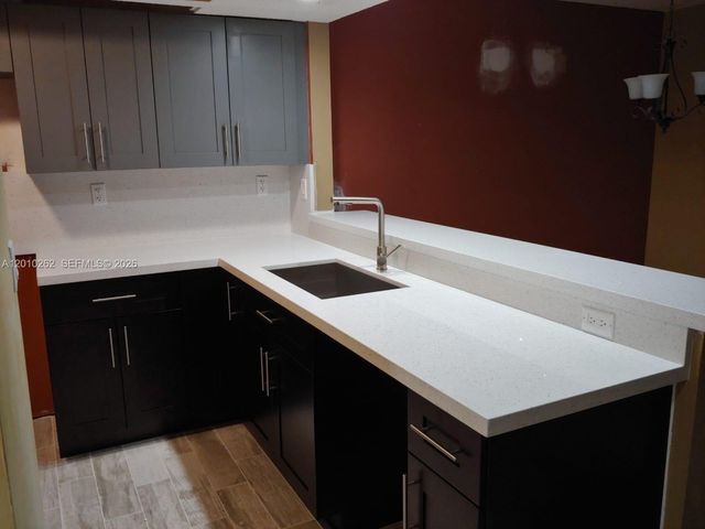 8590 SW 212th St 303, Cutler Bay, FL 33189