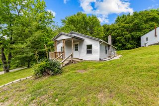 305 South Rock Avenue, Mansfield, MO 65704