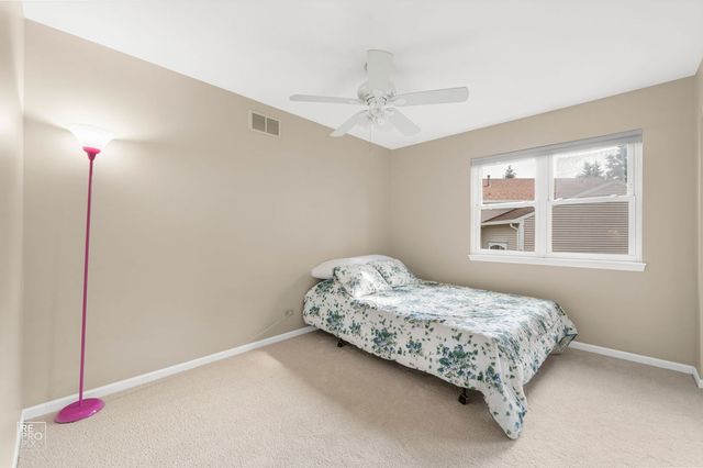 7623 BERINGER Court, Gurnee, IL 60031