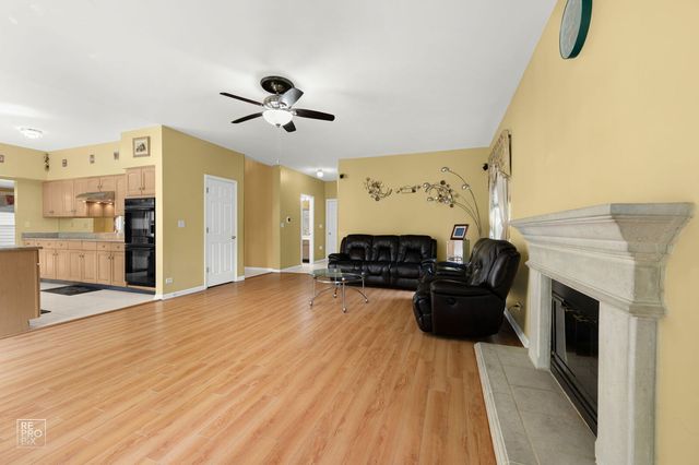 7623 BERINGER Court, Gurnee, IL 60031