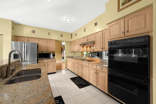 7623 BERINGER Court, Gurnee, IL 60031