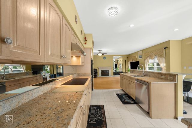 7623 BERINGER Court, Gurnee, IL 60031