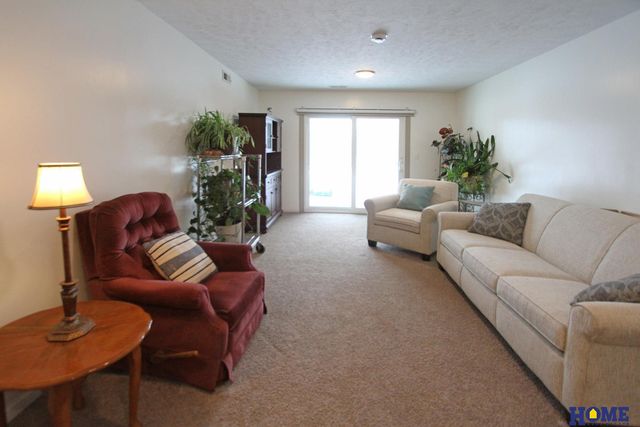 230 Parkside Lane, Lincoln, NE 68521