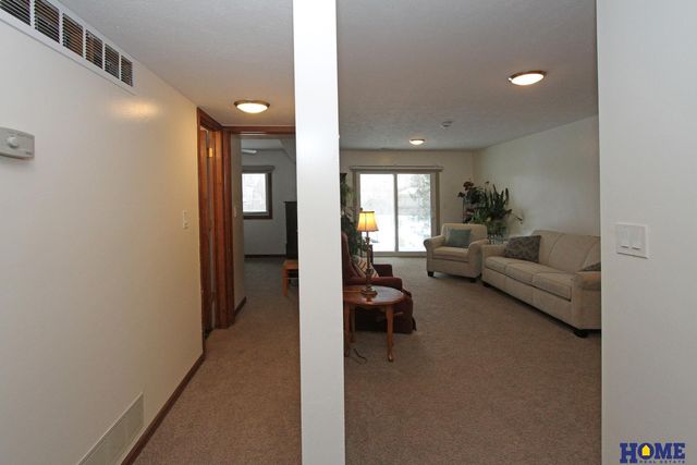 230 Parkside Lane, Lincoln, NE 68521