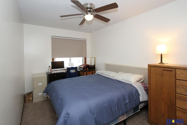 230 Parkside Lane, Lincoln, NE 68521