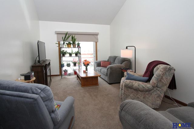 230 Parkside Lane, Lincoln, NE 68521