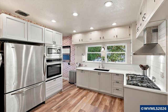 621 5th Av SE, Albany, OR 97321