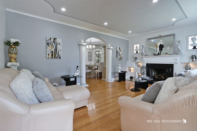 6847 W Foster Avenue, Chicago, IL 60656