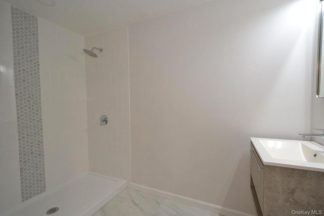 15 Allegheny Drive E, Farmingville, NY 11738