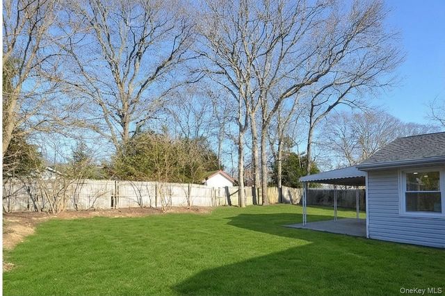 15 Allegheny Drive E, Farmingville, NY 11738