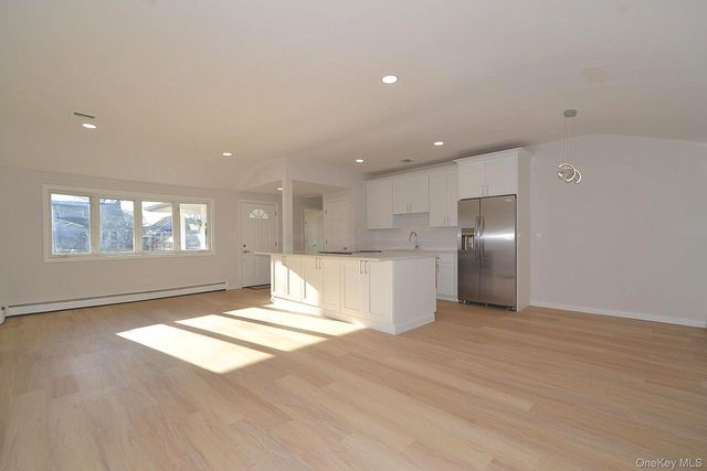 15 Allegheny Drive E, Farmingville, NY 11738