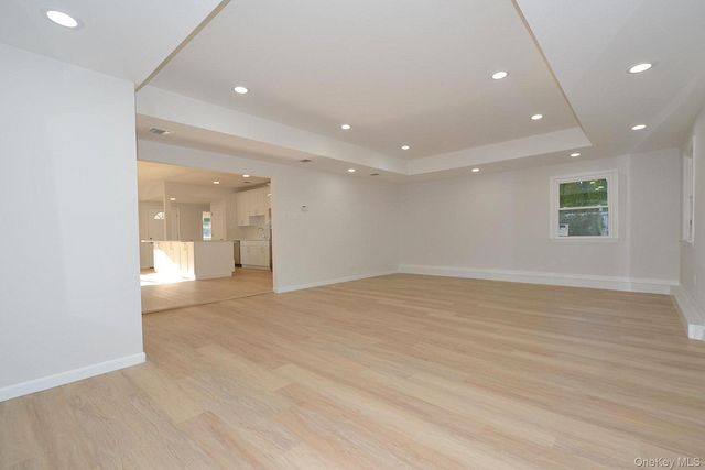 15 Allegheny Drive E, Farmingville, NY 11738