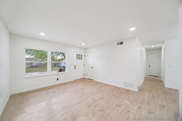 4620 N Saint Louis Avenue, Tulsa, OK 74126