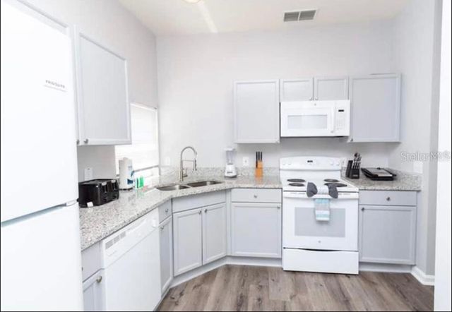 8121 FAN PALM WAY, Kissimmee, FL 34747