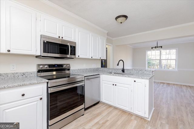 105 Oak Lake Drive, Perry, GA 31069