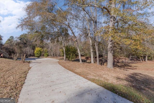 105 Oak Lake Drive, Perry, GA 31069