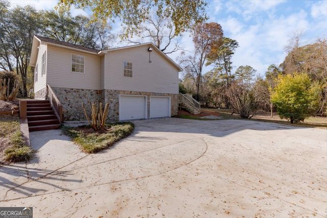 105 Oak Lake Drive, Perry, GA 31069