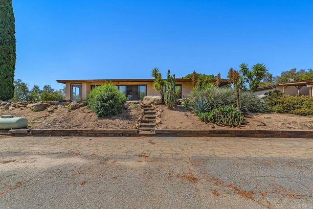 2925 Los Alisos Drive, Fallbrook, CA 92028