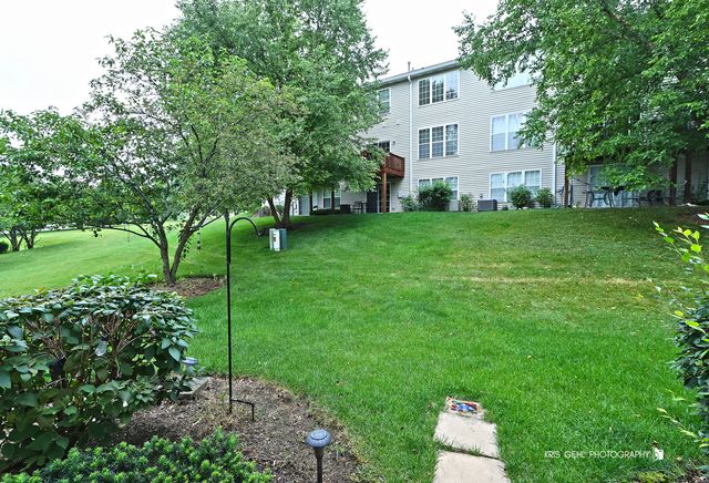 119 HARVEST Court 119, Volo, IL 60020
