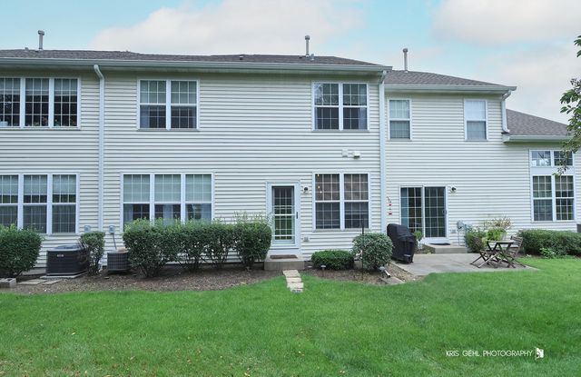 119 HARVEST Court 119, Volo, IL 60020
