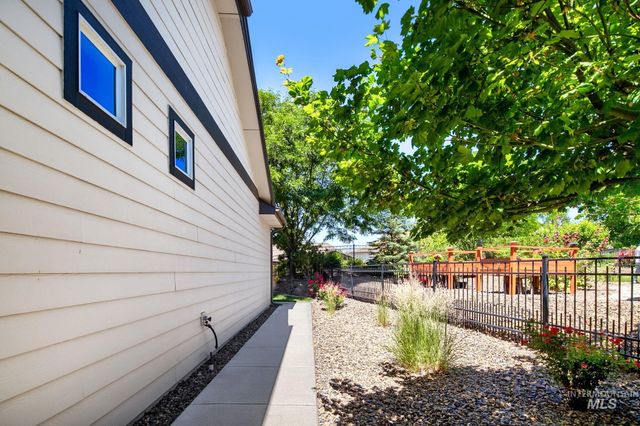 17819 N Kirkhill Way, Boise, ID 83714
