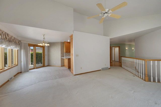 518 N LANGLADE AVENUE, Green Bay, WI 54301