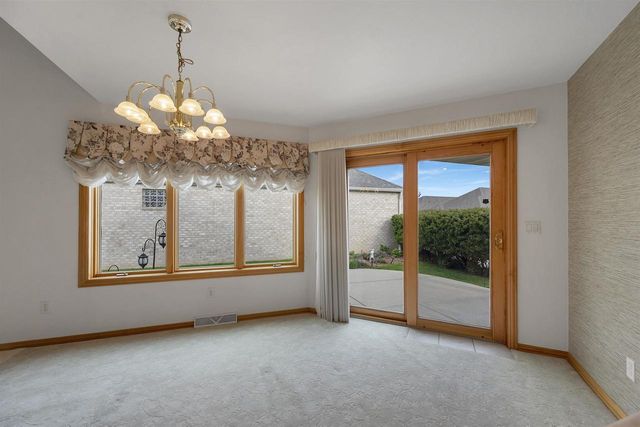 518 N LANGLADE AVENUE, Green Bay, WI 54301
