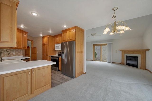 518 N LANGLADE AVENUE, Green Bay, WI 54301
