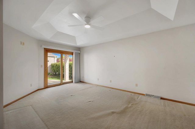 518 N LANGLADE AVENUE, Green Bay, WI 54301