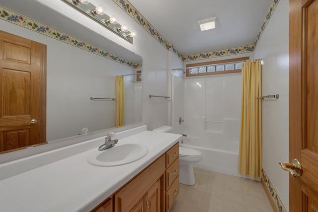 518 N LANGLADE AVENUE, Green Bay, WI 54301