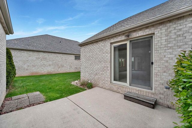 518 N LANGLADE AVENUE, Green Bay, WI 54301