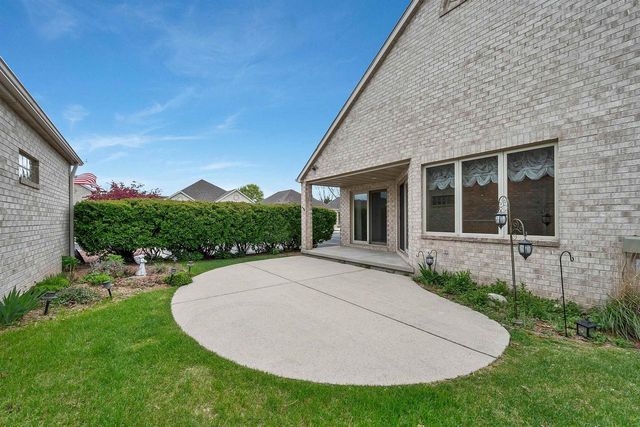 518 N LANGLADE AVENUE, Green Bay, WI 54301
