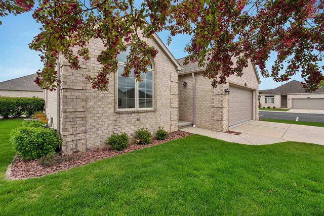 518 N LANGLADE AVENUE, Green Bay, WI 54301