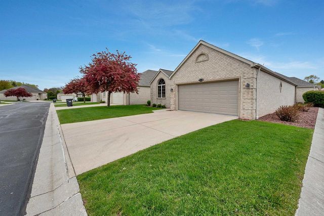 518 N LANGLADE AVENUE, Green Bay, WI 54301