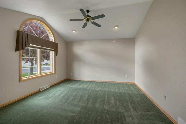 518 N LANGLADE AVENUE, Green Bay, WI 54301