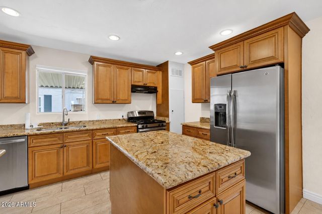 2726 E FAIRMOUNT Avenue, Phoenix, AZ 85016