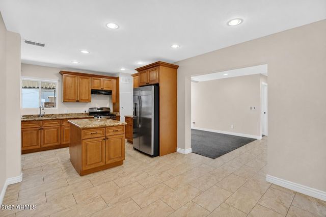 2726 E FAIRMOUNT Avenue, Phoenix, AZ 85016