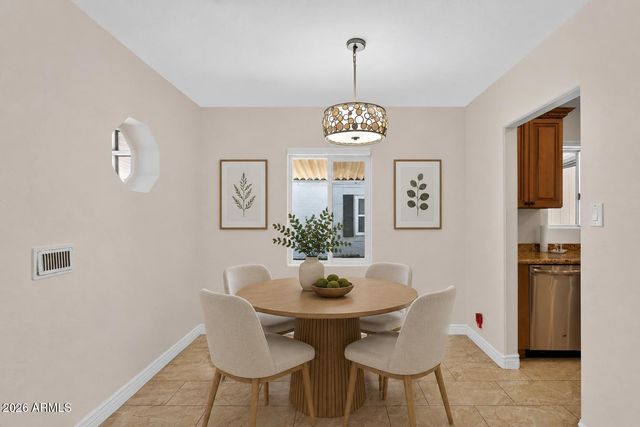 2726 E FAIRMOUNT Avenue, Phoenix, AZ 85016