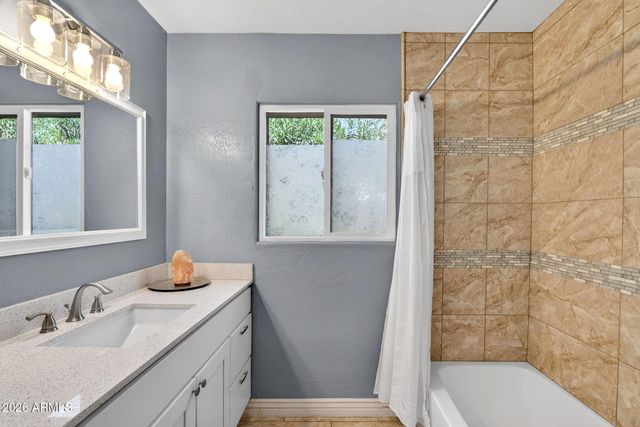 2726 E FAIRMOUNT Avenue, Phoenix, AZ 85016
