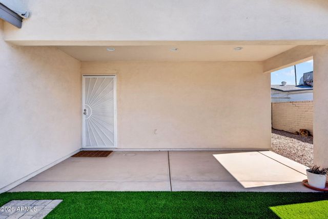 2726 E FAIRMOUNT Avenue, Phoenix, AZ 85016