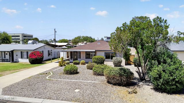 2726 E FAIRMOUNT Avenue, Phoenix, AZ 85016