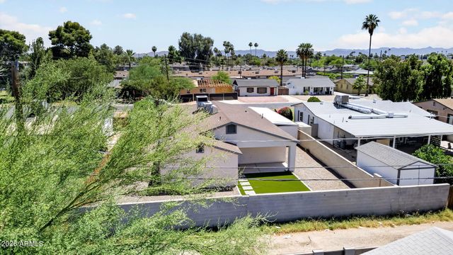 2726 E FAIRMOUNT Avenue, Phoenix, AZ 85016