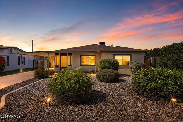 2726 E FAIRMOUNT Avenue, Phoenix, AZ 85016