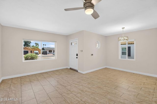 2726 E FAIRMOUNT Avenue, Phoenix, AZ 85016