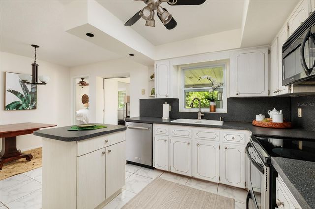 4380 55TH WAY N, Kenneth City, FL 33709